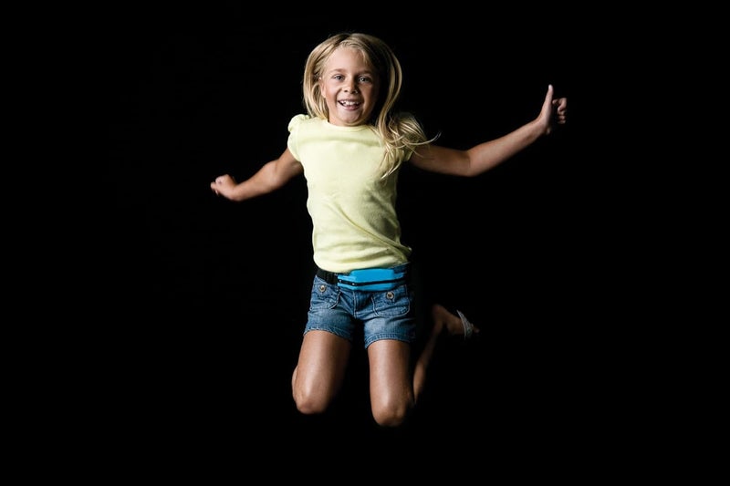 SPIbelt Kids Pocket Belt, Expandable Pocket, Adjustable Waist, No Bounce, No Logo Band, Red with Black Zipper - Image 4
